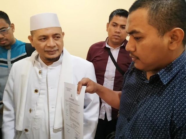 Giliran Eks Ketua FPI Jakarta Melaporkan Sukmawati Soekarnoputri Giliran Eks Ketua FPI Jakarta Melaporkan Sukmawati Soekarnoputri