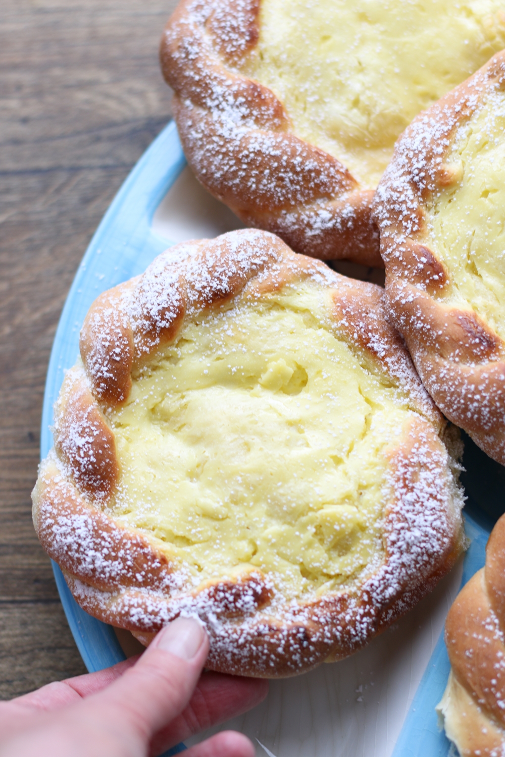 Wolkenfees Küchenwerkstatt: Hefezopfteilchen mit Quarkfüllung Wolkenfees Küchenwerkstatt: Hefezopfteilchen mit Quarkfüllung