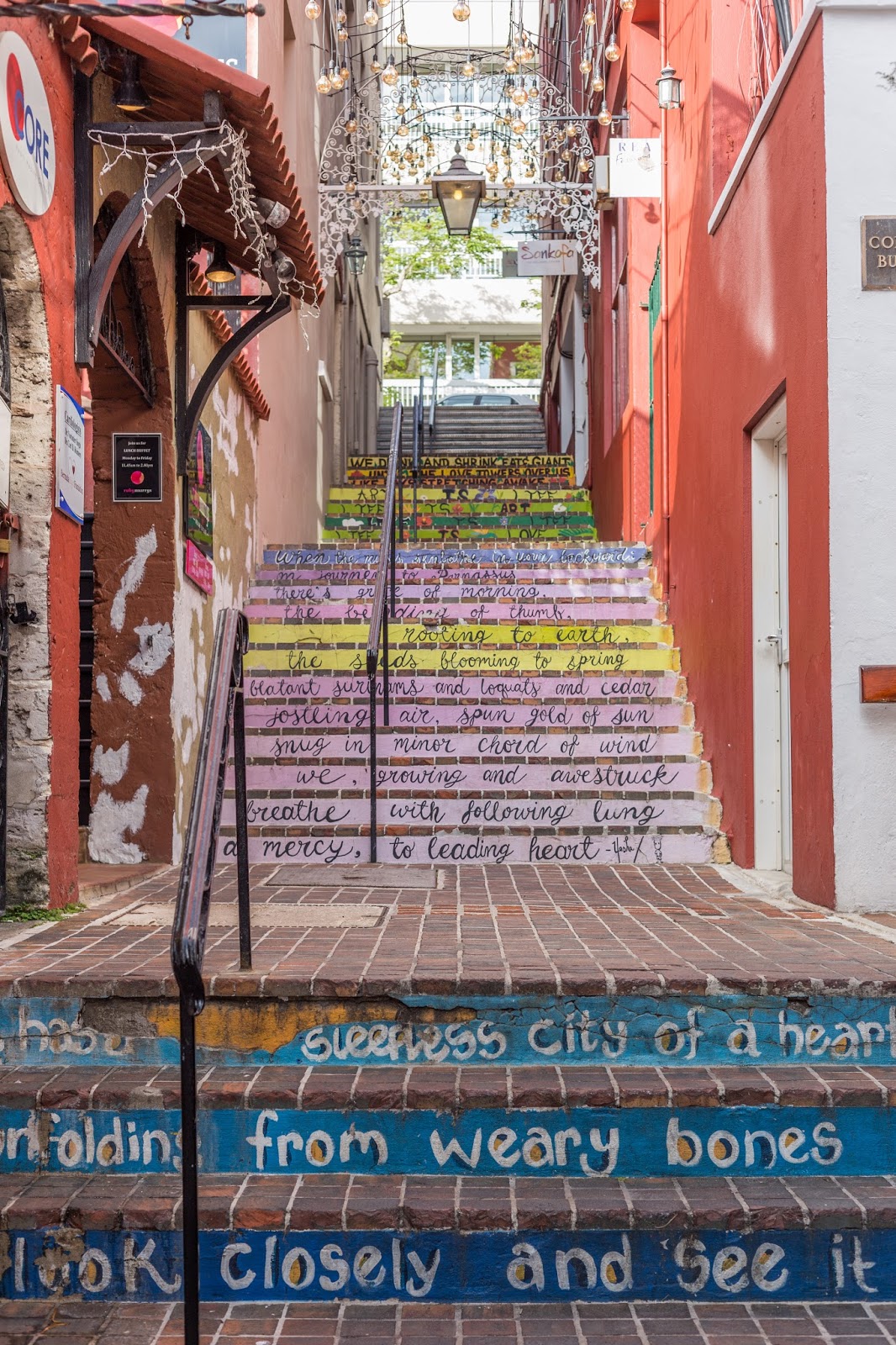 The cutest alleyway in Bermuda!!