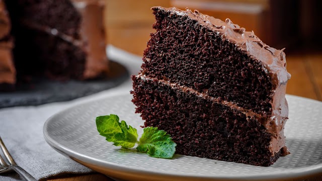 How To Make Simple Chocolate Cake Using Biscuits 