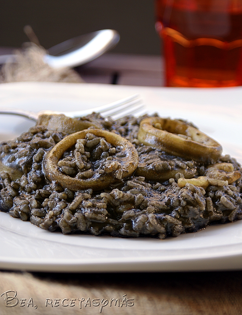 Arroz negro cremoso con calamares