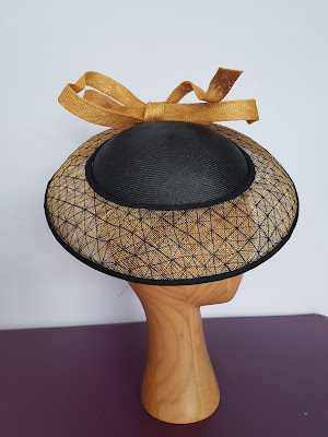chapeaux de cérémonie, bijoux de tête mariée, chapeaux de ville www.patouchechapeaux.com