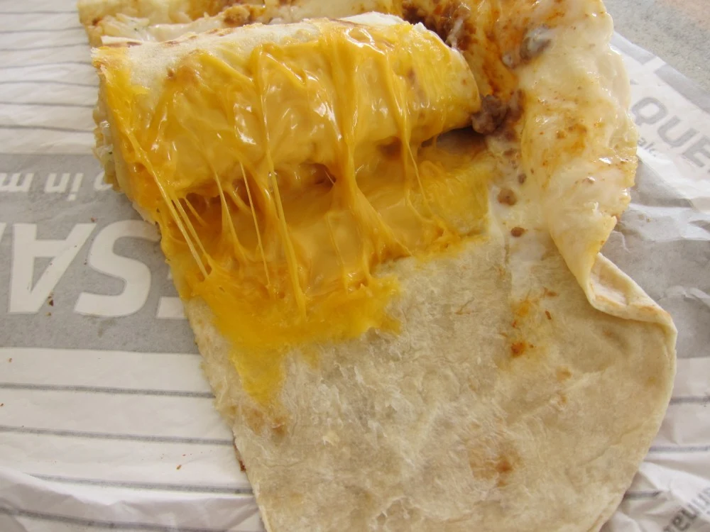 Review Taco Bell Quesarito