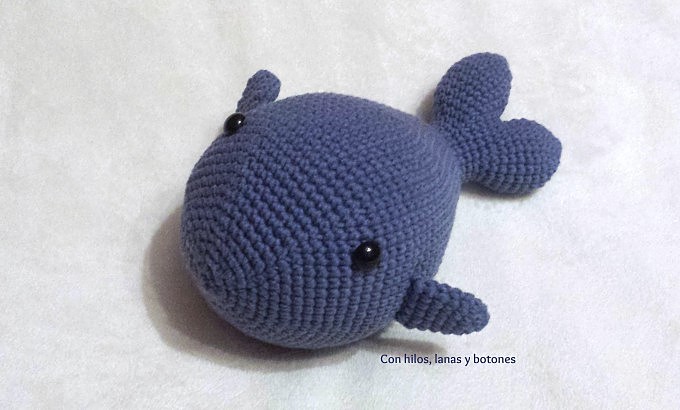 Con hilos, lanas y botones: Shamú, la ballena azul