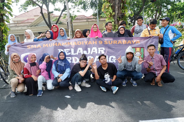 Dengan Semngat Almamater Pelajar Berdangang MUSE Aktif Kembali Dengan Semngat Almamater Pelajar Berdangang MUSE Aktif Kembali