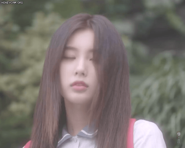 교복입은 강혜원  . First Love Letter