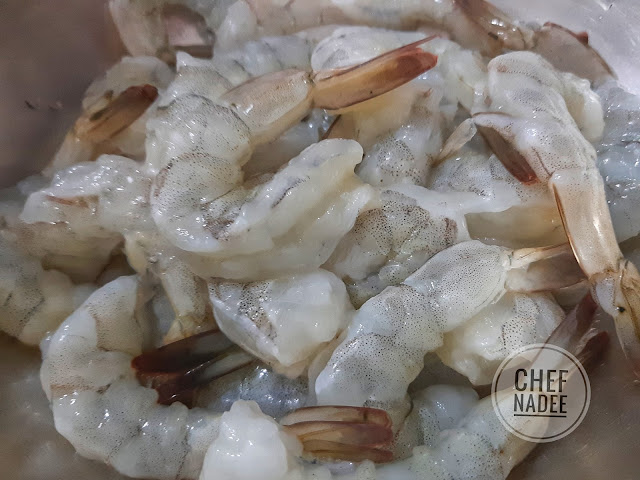 සැරට කලුවට පිසූ ඉස්සන් කරි හදමු (Spicy Black Prawn Curry) - Your Choice Way