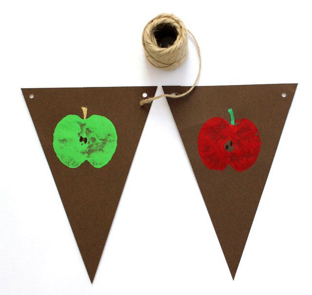 Apple Stamped Banner - a fun kid craft #kidcrafts #diy #crafts #fall #apples