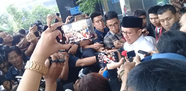 Menteri Lukman Kembalikan 10 Juta, tapi Diam soal Rupiah dan Dollar di Lacinya