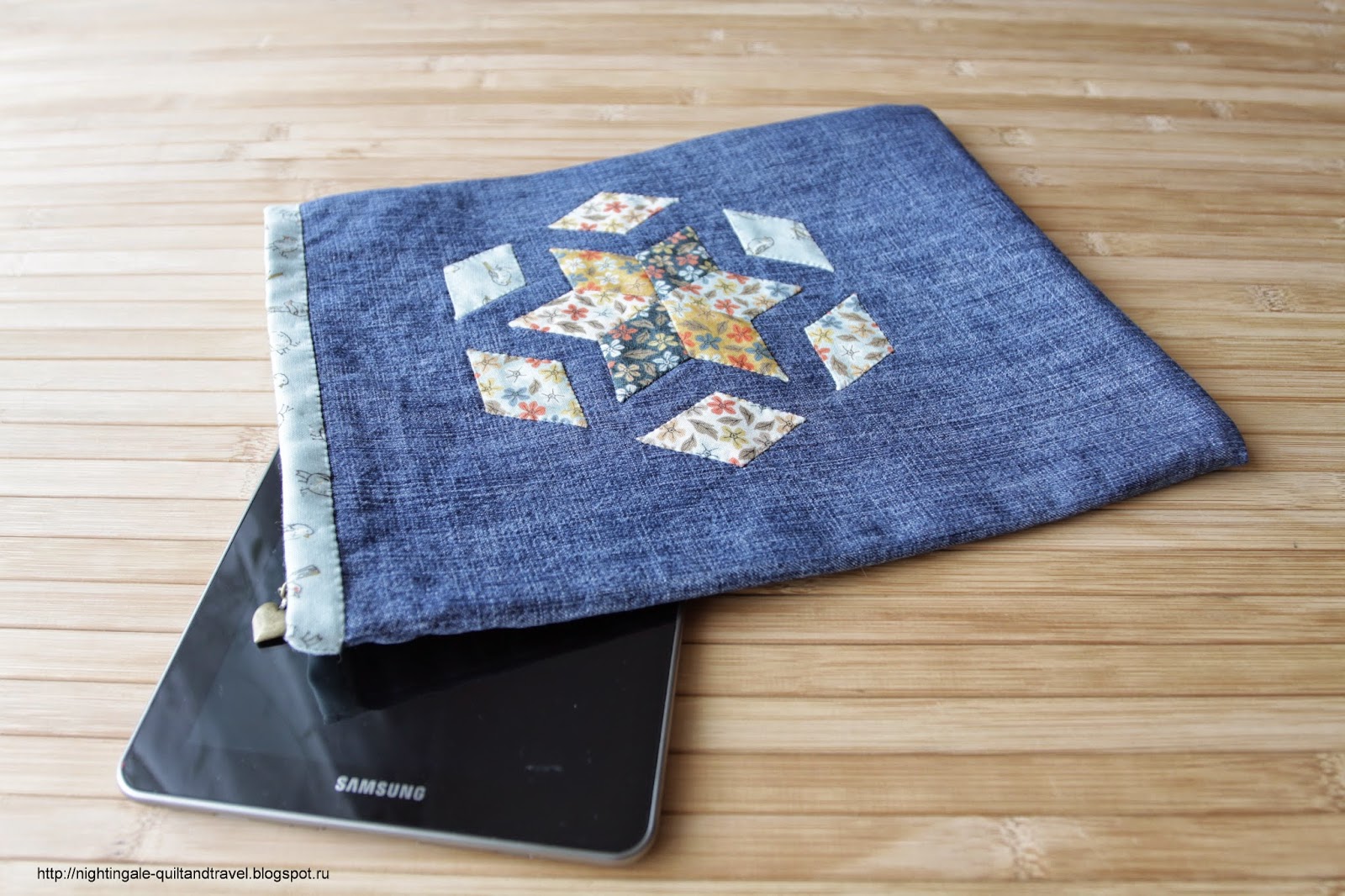 Quilt 'N' Travel: Pouch "Second live of jeans" - папочка из старых джинсов.