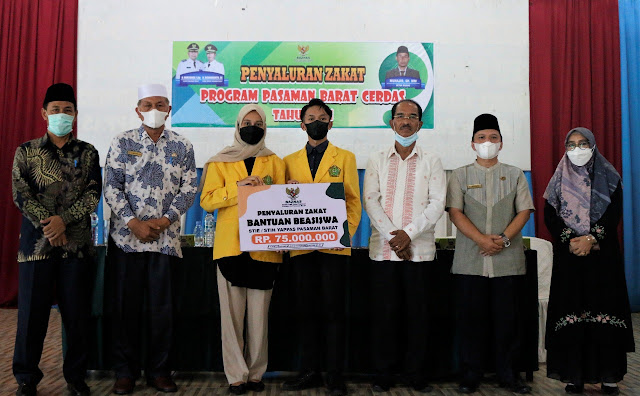 50 Mahasiswa Yappas Mendapat Bantuan dari Baznas Pasbar, Bupati Hamsuardi : Manfaatkan Bantuan Ini Dengan Baik 50 Mahasiswa Yappas Mendapat Bantuan dari Baznas Pasbar, Bupati Hamsuardi : Manfaatkan Bantuan Ini Dengan Baik