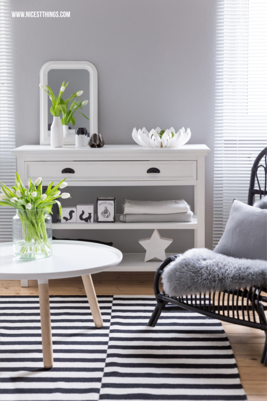 be&liv Wohnzimmer Deko im Frühling mit be&liv Petals Obstschale #wohnzimmer #livingroom #tinekhome #beandliv #normanncopenhagen