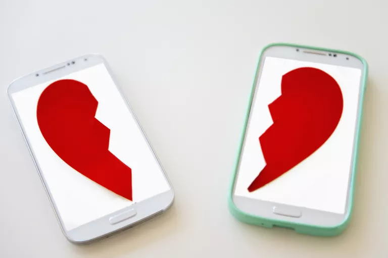 Breakup heart in two phones