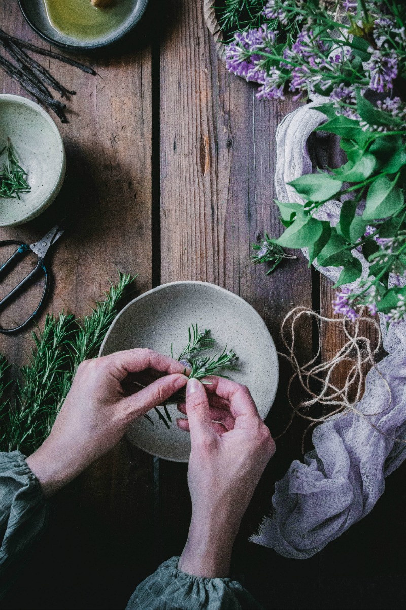 Simple and savory sweet rosemary syrup with touch of vanilla will add a new hint to your beverages, youghurt or pancakes.