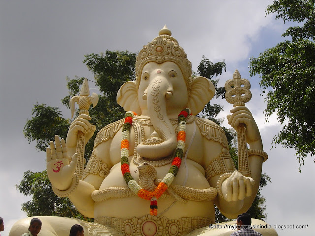 Big Ganesha Statue at Shiva Temple, Old Airport road