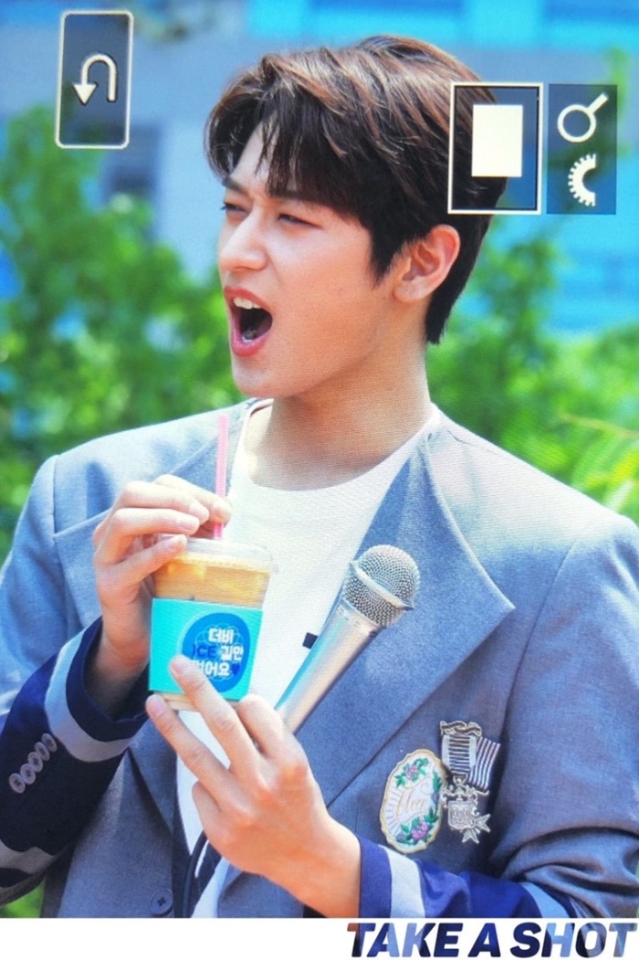 최애음료 vs 최애의 음료 어떤걸 마셔야할지 고민됨ㅋㅋ | 인스티즈