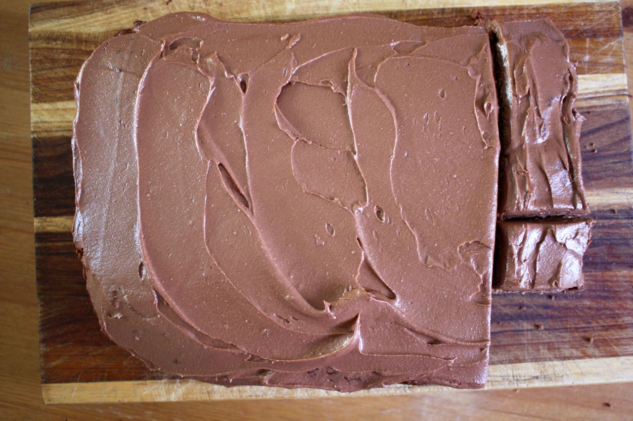 Green Gourmet Giraffe Mayonnaise Chocolate Cake (vegan option)