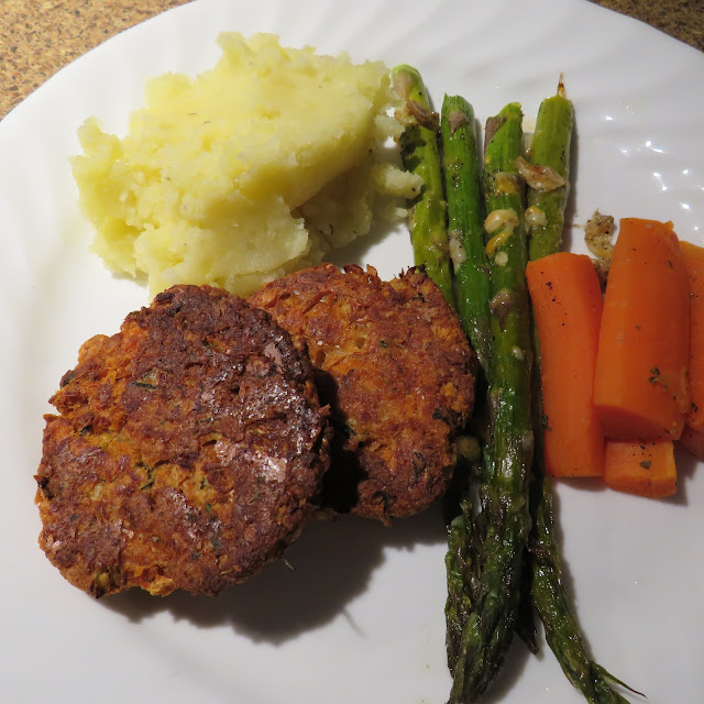 Thel's Kitchen Oven Baked Salmon Cakes