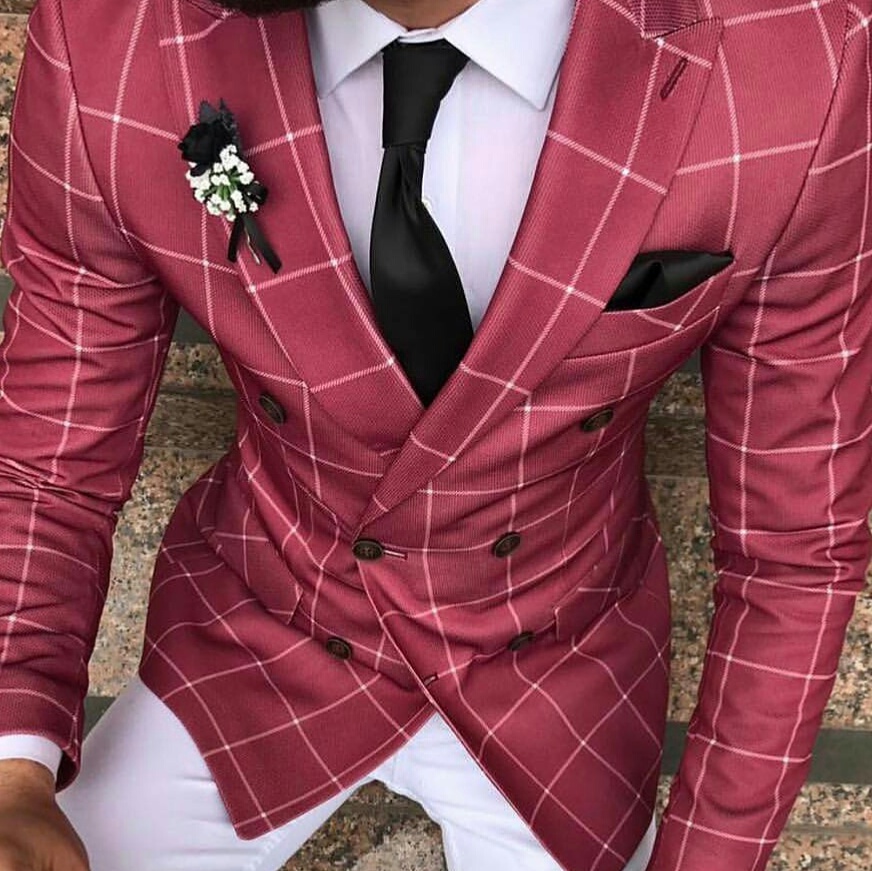 StyleHub Daily : How to coordinate pocket squares with a Suit
