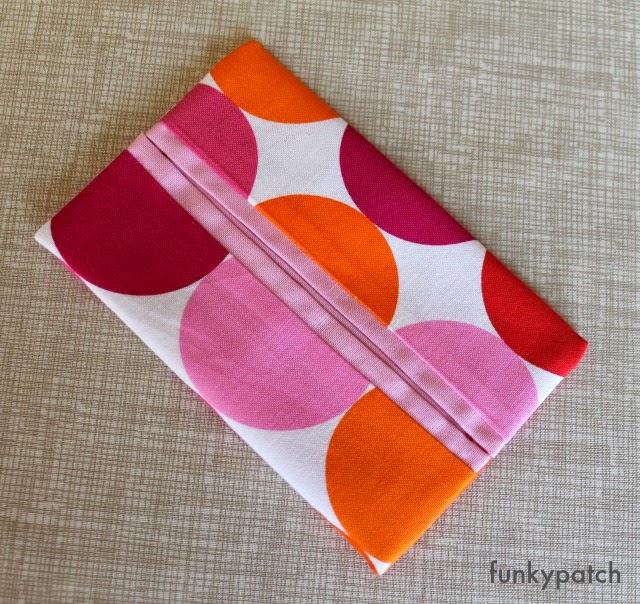 Sencillo y rapido paso a paso para hacer una funda para los pañuelos de papel