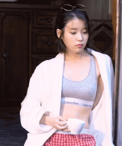 아이유 섹시, 진짜다 vs 장난이다