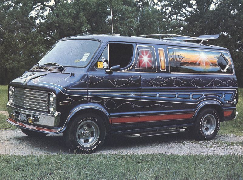 Rock ’n’ Roll on Wheels: 30 Photos of the Coolest Customized Vans of ...