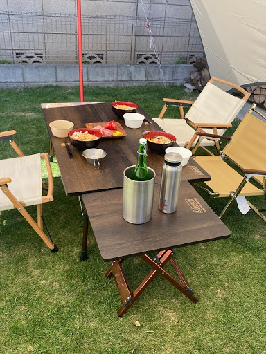 バタフライサイドテーブル コールマン キャンプで便利なサイドテーブル