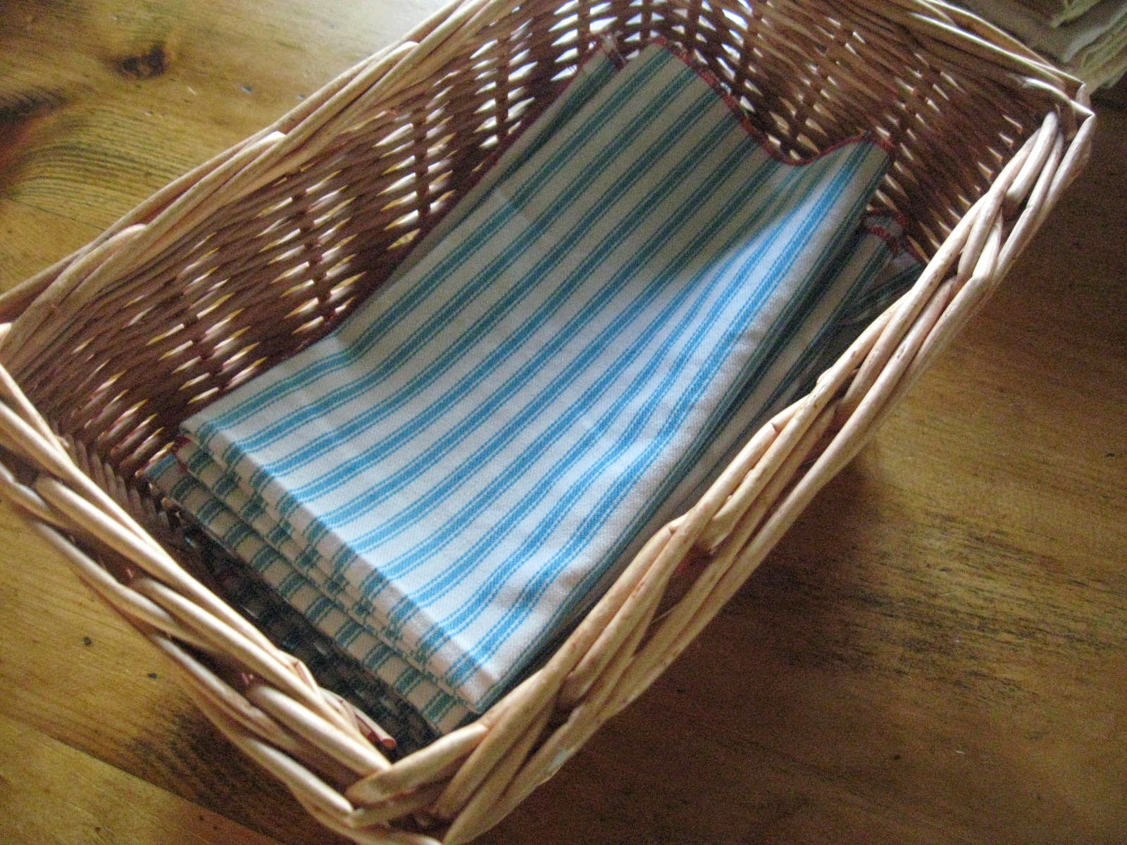 Simply Organized Homemaking Using Cloth Napkins