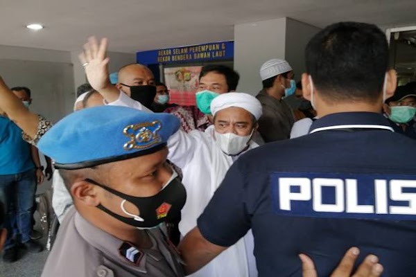 Habib Rizieq Diperiksa Polisi, Fadli Zon: Ulama Pemberani Suarakan Kebenaran di Tengah Fitnah
