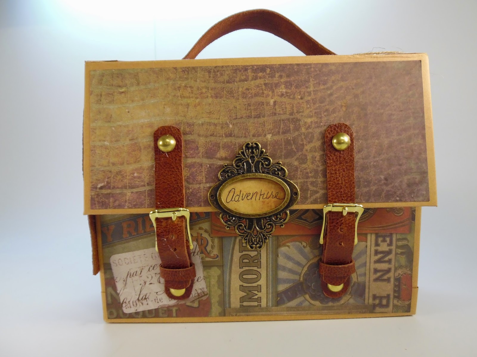 Designs by Shellie SUITCASE TRAVEL ALBUM