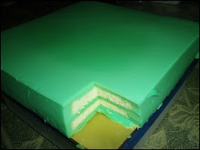 PANDAN LAYER SLICE CAKE