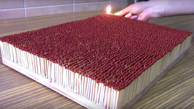 Apa yang Akan Terlihat Jika 6000 Korek Api di Bakar Bersamaan? Penasaran? Tonton Video ini Apa yang Akan Terlihat Jika 6000 Korek Api di Bakar Bersamaan? Penasaran? Tonton Video ini