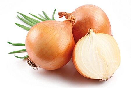 Almost no home is devoid of onions, as they are known for their health benefits. What are the benefits of onions for allergies in particular? Find out with us in this article.