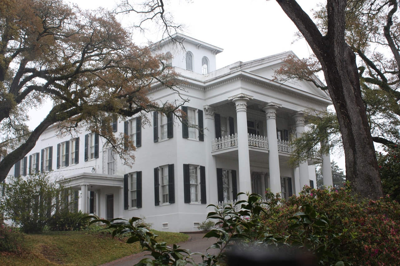 The Pyrlik Family RV Trips Antebellum Mansions at the Mississippi