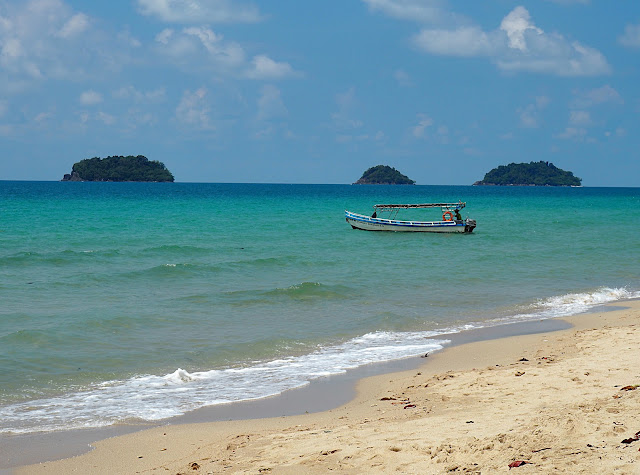 ,  ,    (Thailand, Koh Chang, Lonely Beach)