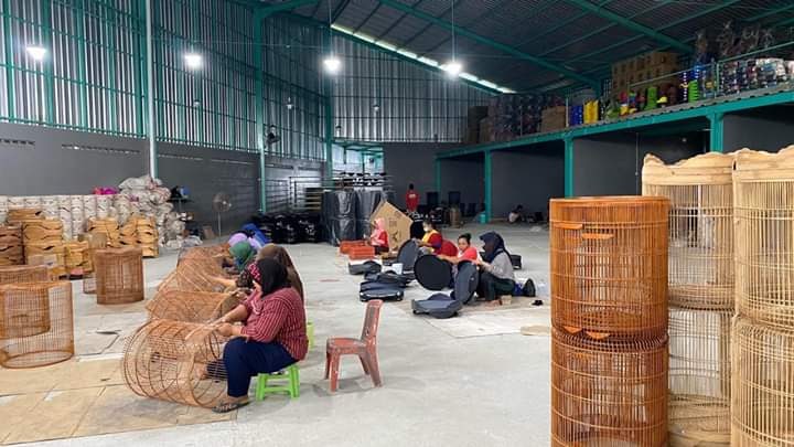 Lowongan Kerja Wanita Posisi Finishing Di Industri Kerajinan Sarang Burung Karanganyar Loker Swasta Lowongan Kerja Wanita Posisi Finishing Di Industri Kerajinan Sarang Burung Karanganyar Loker Swasta