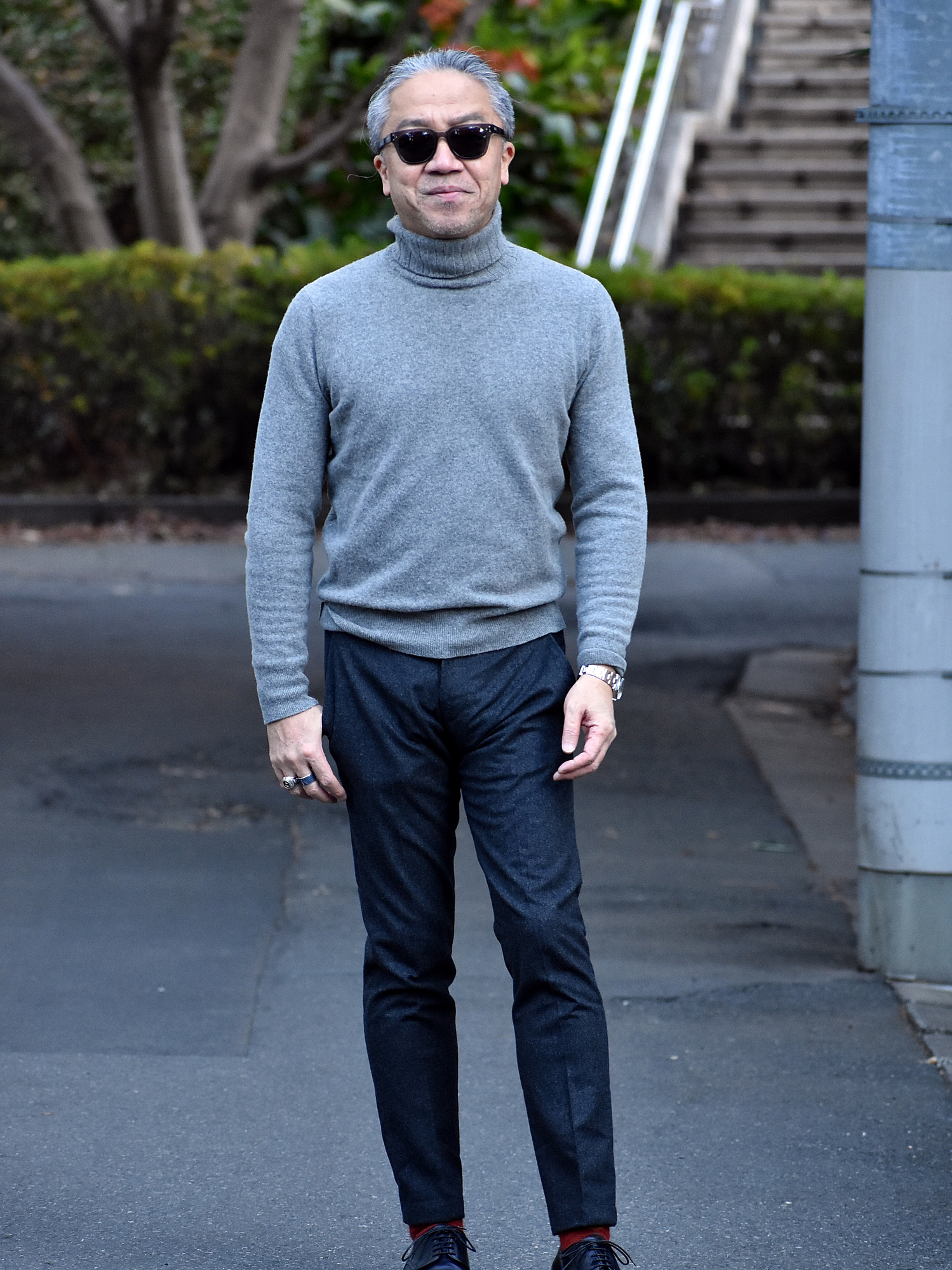 40代メンズ冬コーディネートは黒や白でもないグレーで何とかなる