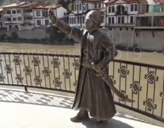 Patung Pangeran Selfie Di Turki Mengundang Kontroversi