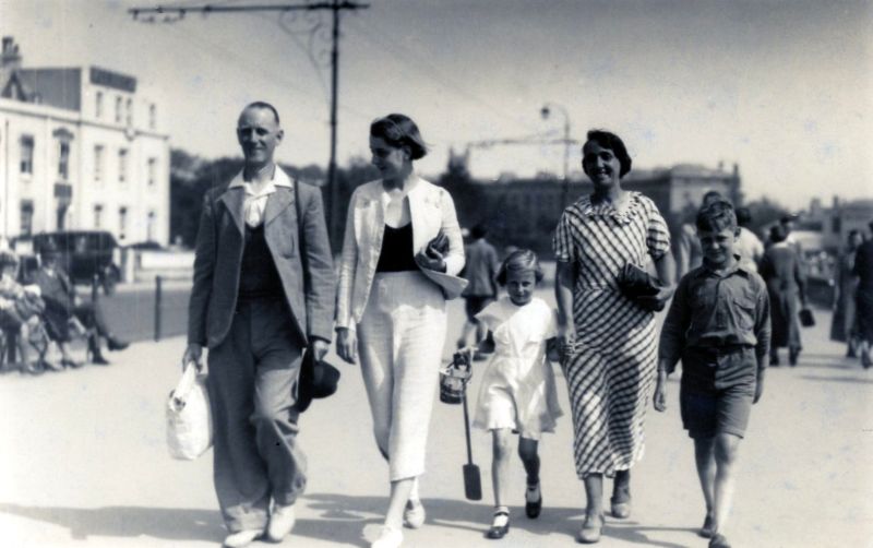 34 Found Snaps Defined Street Fashion During the Great Depression  Vintage News Daily