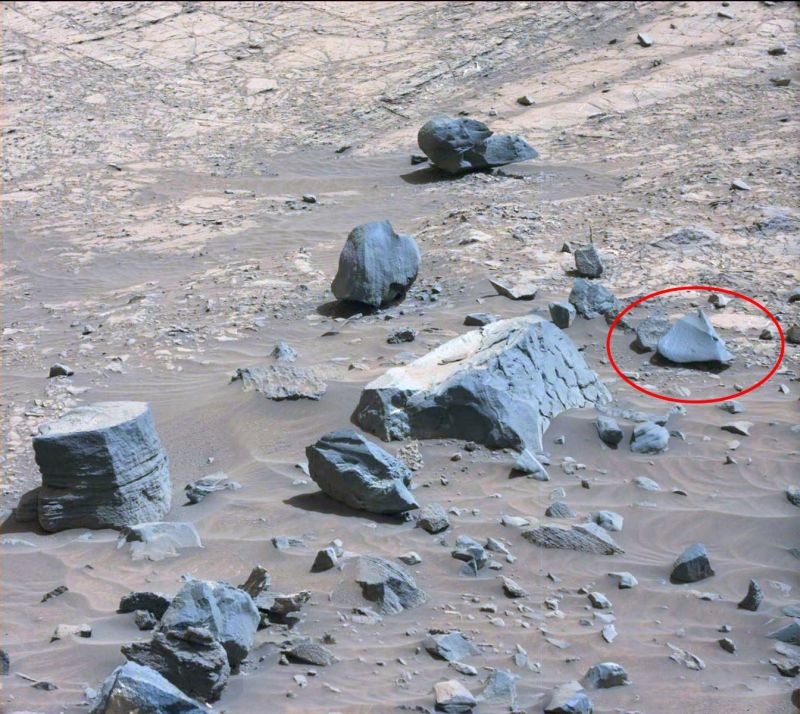 Bizarre UFOLike Rock Photographed by Mars Rover Curiosity (Photos