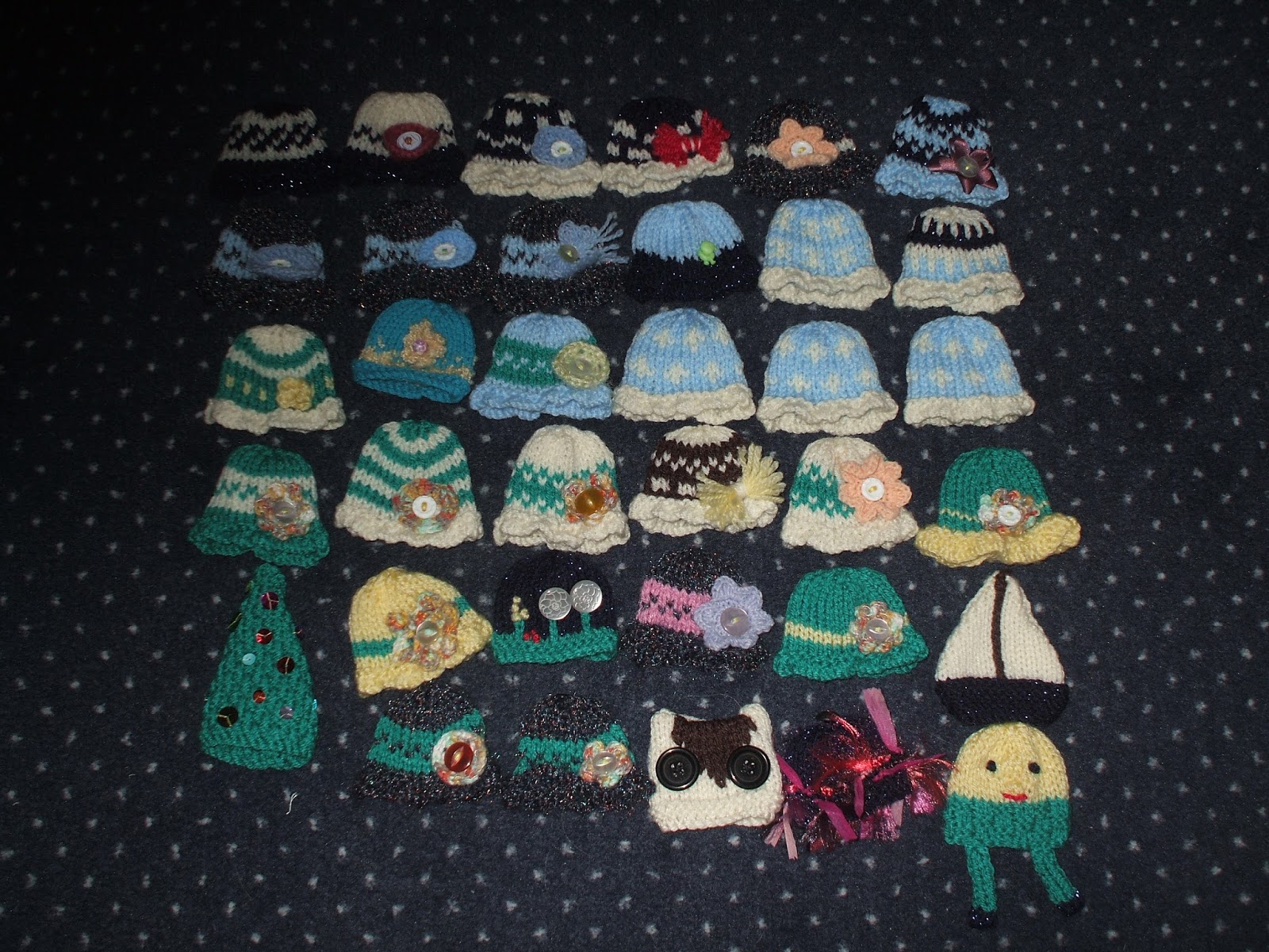 glitterycats Little hats