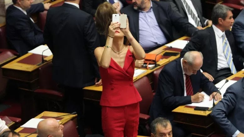 Μεταγραφές της …τρύπιας δεκάρας: Αυτοί που τρυπώνουν εγκαίρως όπου μυριστούν καρέκλα… Μεταγραφές της …τρύπιας δεκάρας: Αυτοί που τρυπώνουν εγκαίρως όπου μυριστούν καρέκλα…