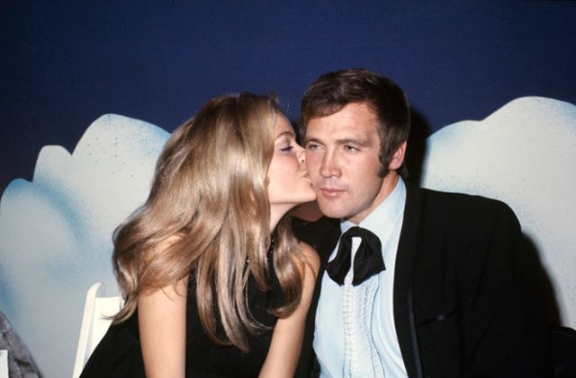 Lovely Photos of Farrah Fawcett and Her Future Husband Lee Majors Before  Their Marriage ~ Vintage Everyday