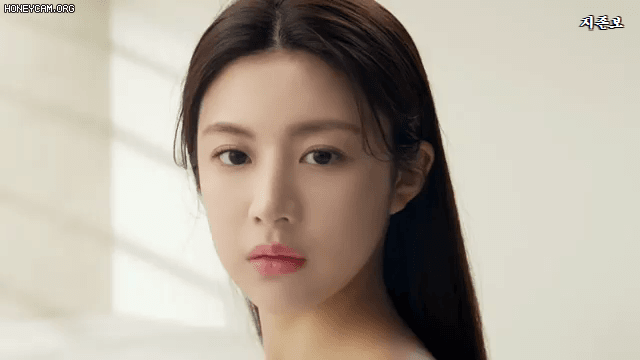 고윤정 뮬라웨어 화보 - 꾸르