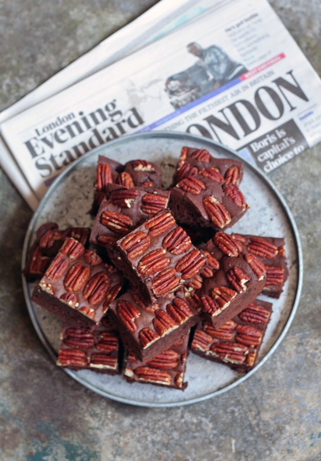 Pistachio Gail's Bakery i idealne brownie z pekanami.