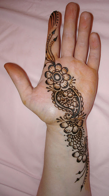 Treditional Henna Designs for Hands | Mehendi Designs
