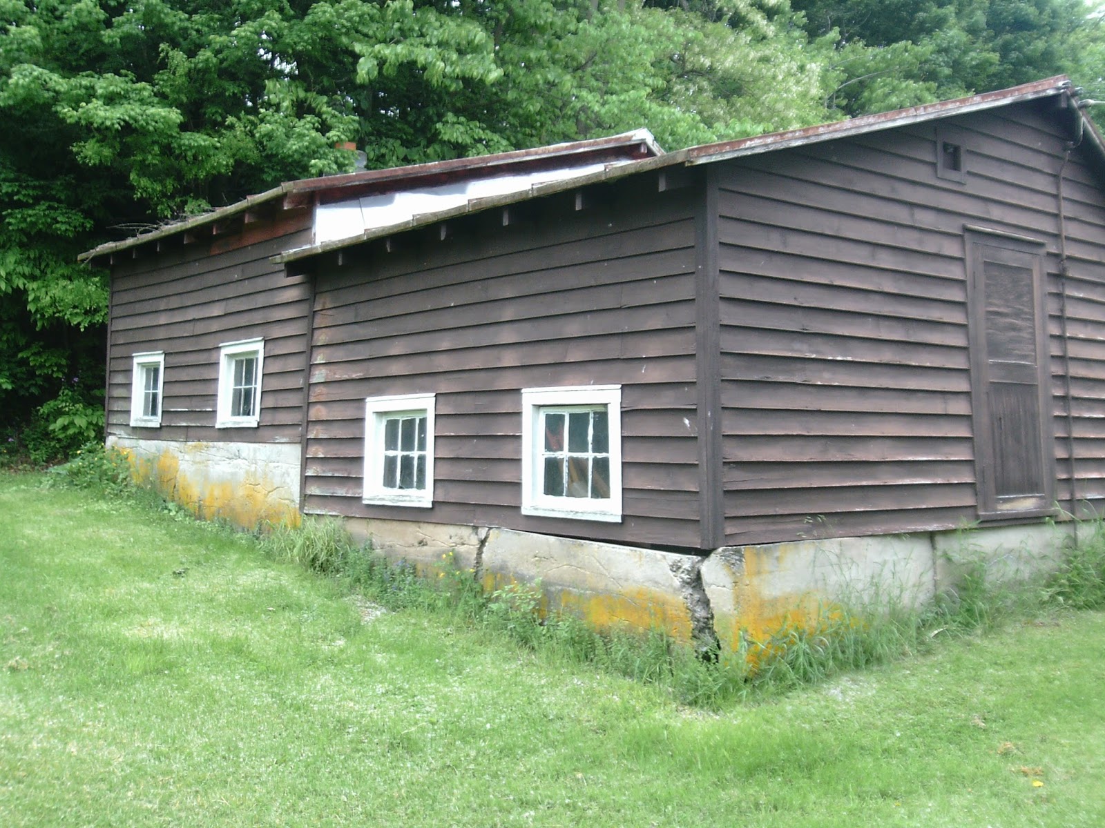 VROOMANS QUILTS: Of Pigs & Barns