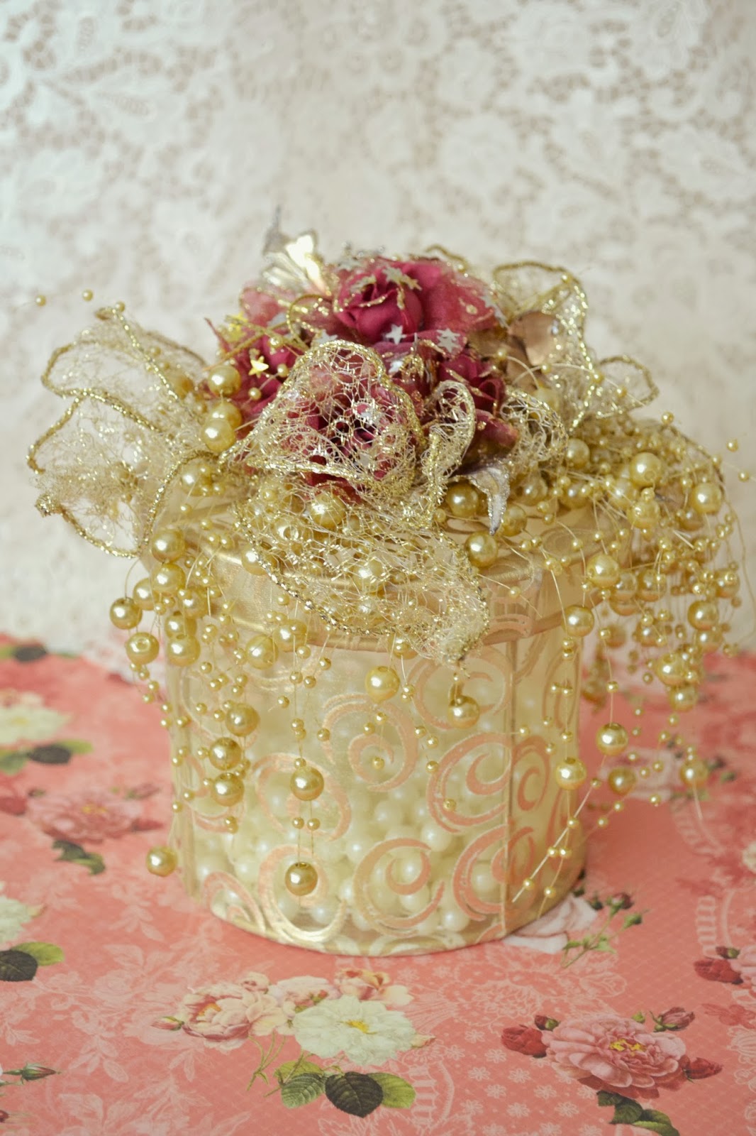 Jennelise: Christmas Decorations and Treasures