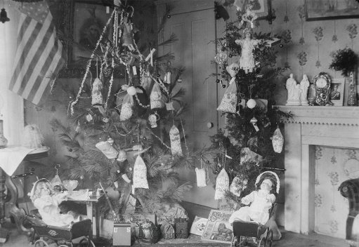 Vintage Christmas Photographs Predating 1920 ~ vintage everyday