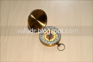 Pocket brass Old times fashion compass with luminous coating
